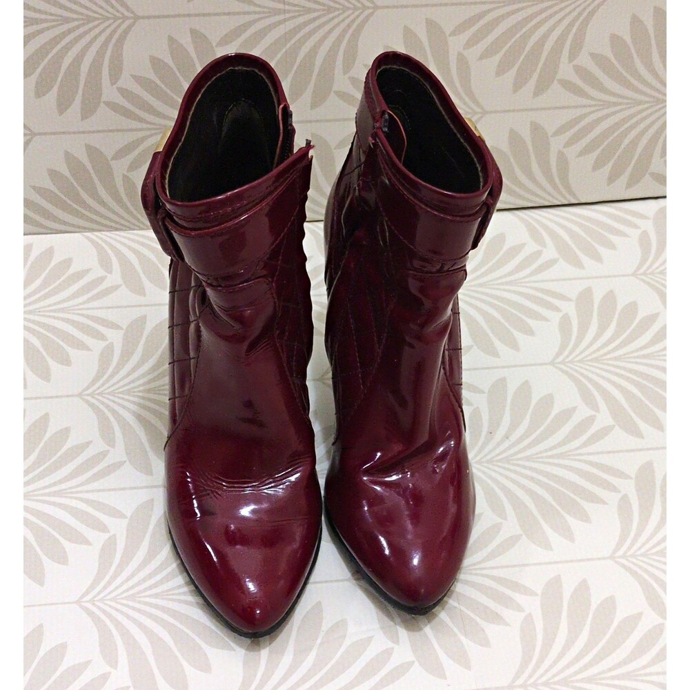 Burberry Women’s Burgundy Patent Leather Ankle Boots Zip Buckle US 6.5